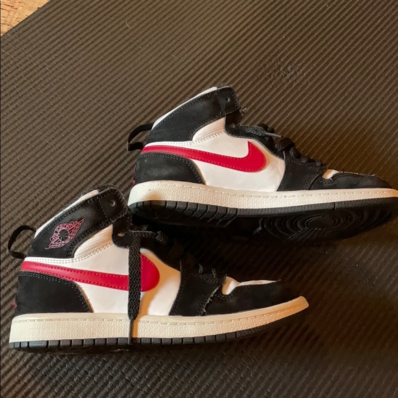 Nike air Jordans size 1.5 - Picture 6 of 6